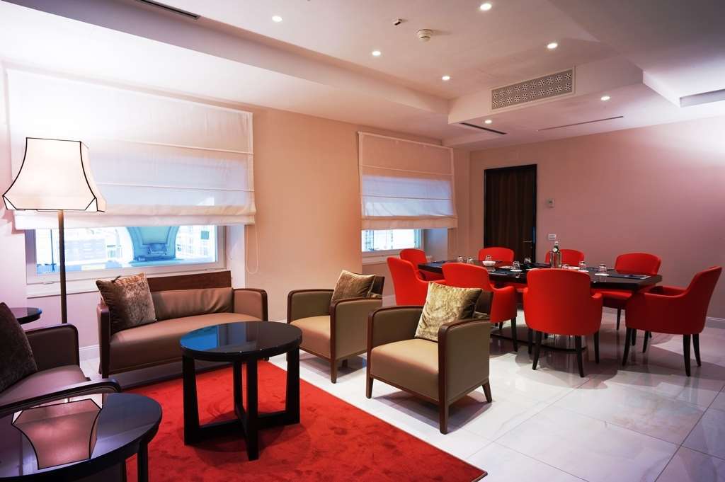 Palace 4*