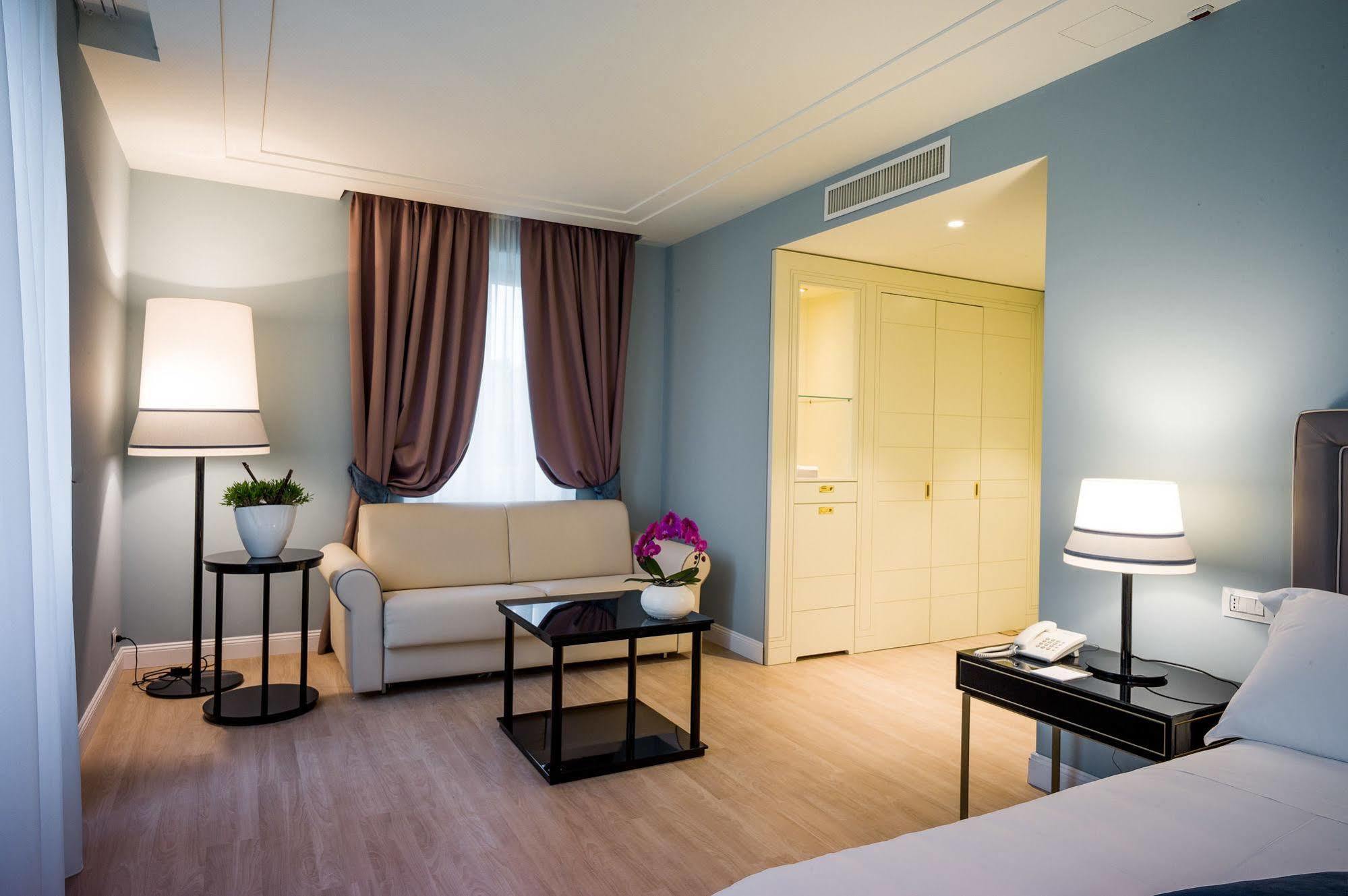 Palace 4* Turin